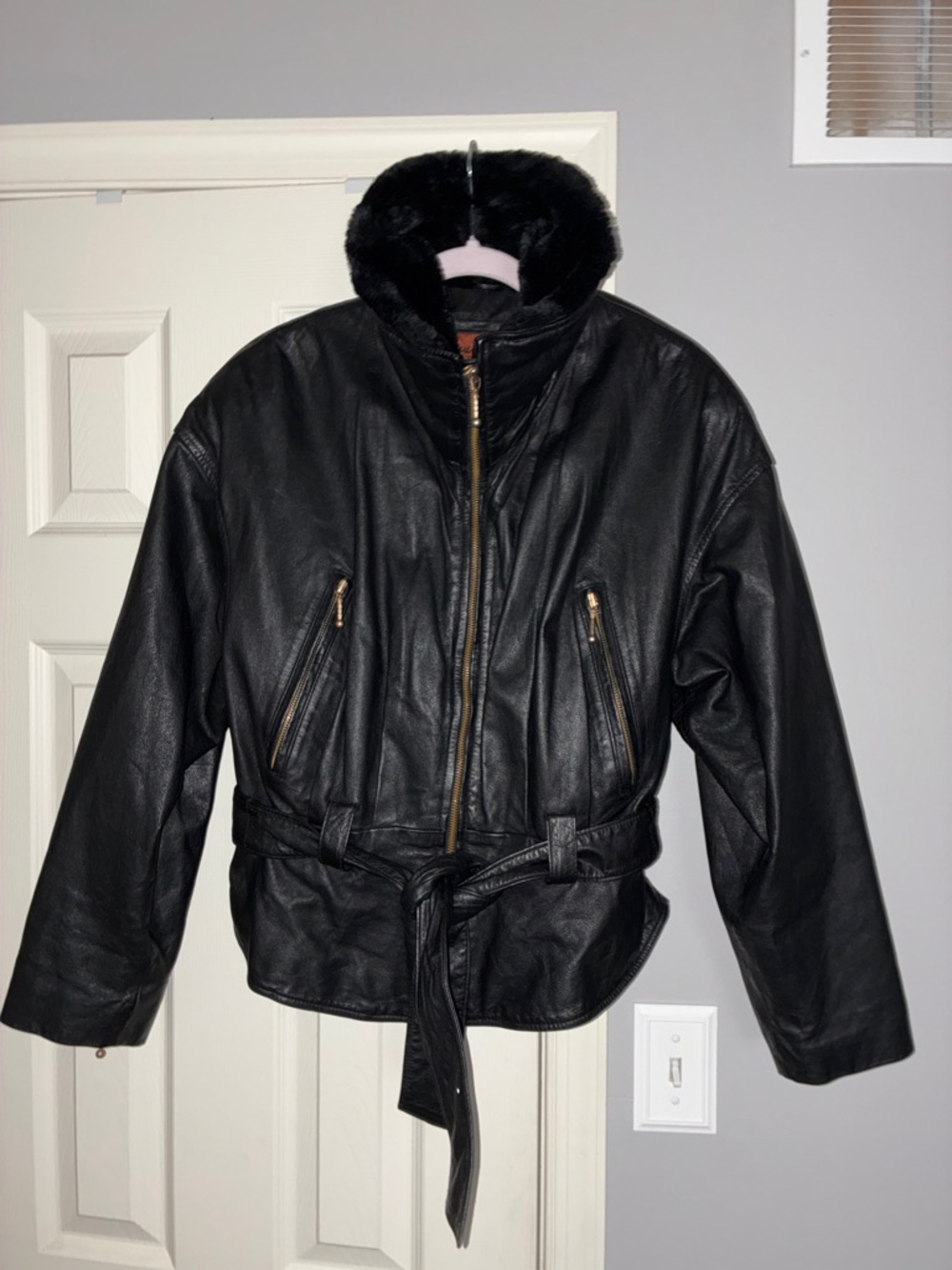 Black Genuine Leather Belted Jacket with Faux Fur Collar Size Large